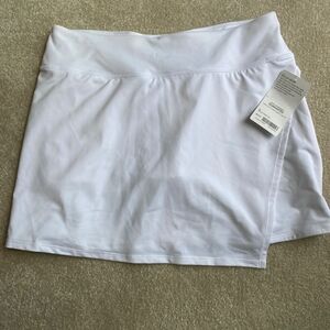 Athleta volley skort white